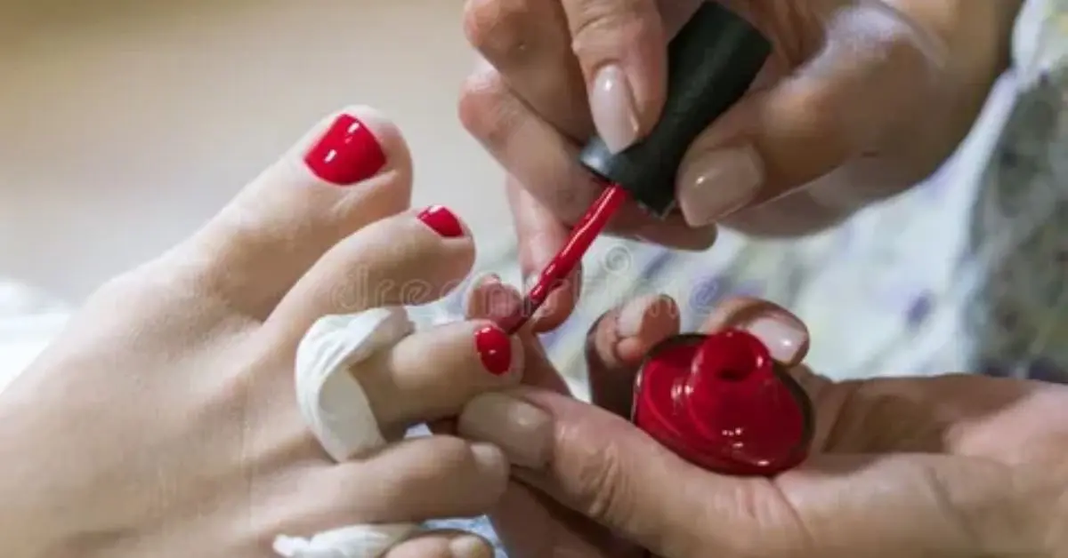 Nail Polish Cause Toenail Fungus to Spread