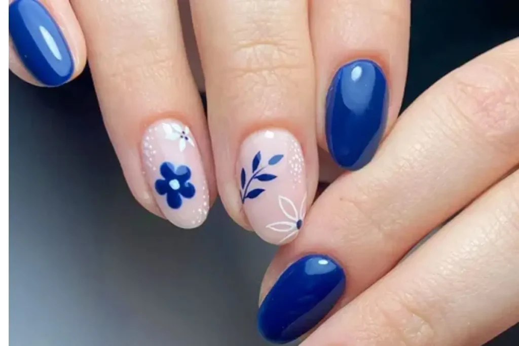 Dark-Blue-Florals on short nails