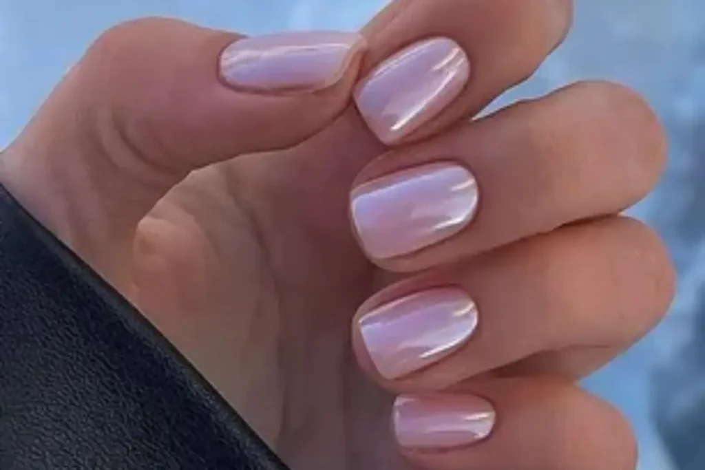 jelly chrome design on short nails