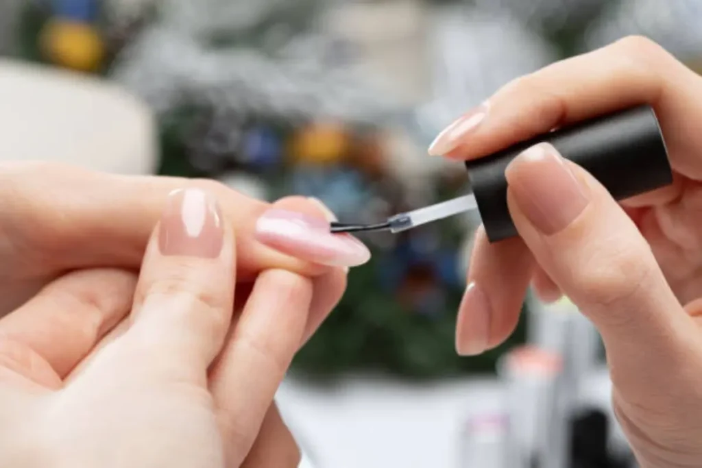 application-of-nail-polish