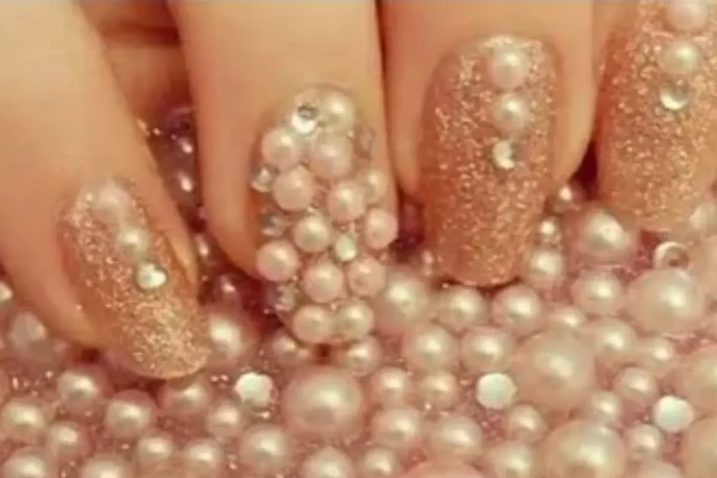 double French pearl accent short nails